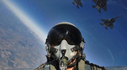 Американские летчики задыхаются в истребителях Hornet Американские летчики задыхаются в истребителях Hornet