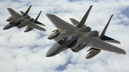 Козырь «холодной войны» разыгран: F-15 уже на базе в Исландии Козырь «холодной войны» разыгран: F-15 уже на базе в Исландии