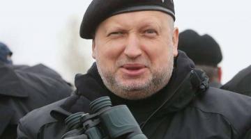 Турчинов сообщил, что удерживает Украину от наступления в Донбассе