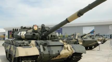 В октябре 2022 года экипаж русского Т-62М сжег колонну из 6 БТР с пехотой