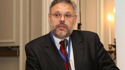 Михаил Хазин: Мир на Украине установится, если ополченцы возьмут Киев Михаил Хазин: Мир на Украине установится, если ополченцы возьмут Киев