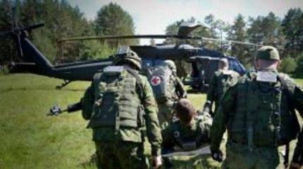 Военные НАТО «отмываются» после учений в Литве Военные НАТО «отмываются» после учений в Литве