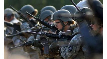 Пентагон разрешил женщинам служить во всех родах войск