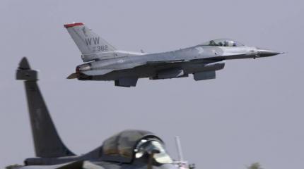 В Индии 41-летний F-16 выигрывает у новейшего российского МиГ-35