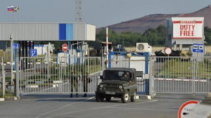 Российские таможенники эвакуированы с КПП из-за боёв на Украине Российские таможенники эвакуированы с КПП из-за боёв на Украине