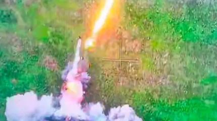 Появилось видео яркого подрыва квадроцикла ВСУ на минном поле Появилось видео яркого подрыва квадроцикла ВСУ на минном поле