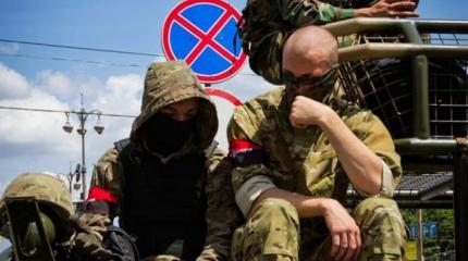 Заградотряды из «Правого сектора» прибыли в Станицу Луганскую Заградотряды из «Правого сектора» прибыли в Станицу Луганскую