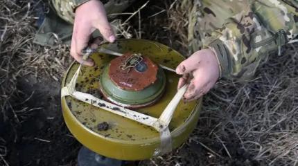 Дроны типа "Баба-яга" российских войск бомбят ВСУ минами ТМ-62
