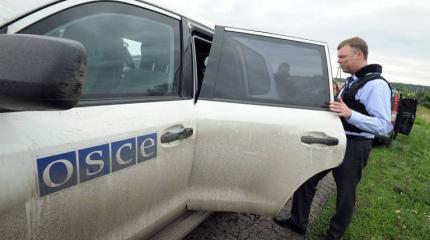Наблюдатели ОБСЕ не добрались до Старогнатовки из-за обстрела Наблюдатели ОБСЕ не добрались до Старогнатовки из-за обстрела