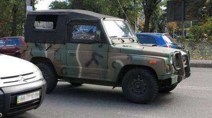 Украинские военные испытывают внедорожник Kia KM 420 Украинские военные испытывают внедорожник Kia KM 420