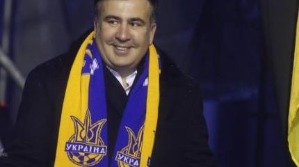 Саакашвили заявил о готовности США предоставить Украине оружие