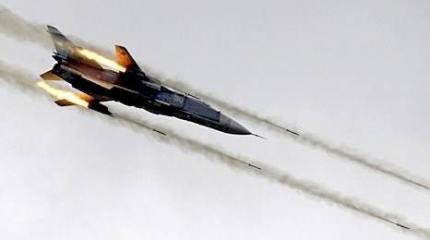 Российская авиация громит ИГ на западе Ракки Российская авиация громит ИГ на западе Ракки