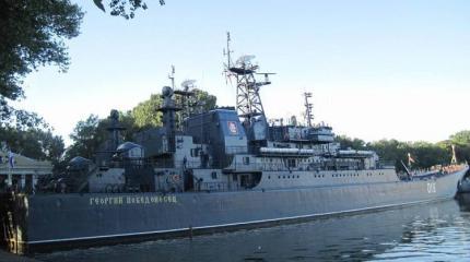 Арктические мотострелки впервые совершили погрузку техники на БДК «Георгий Победоносец» и «Кондопога»