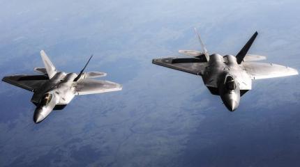 В США разбился истребитель F-22