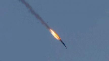 Боевики сбили над Раккой якобы российский истребитель Боевики сбили над Раккой якобы российский истребитель