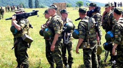 Почему в России принято вытирать ноги о своих солдат? Почему в России принято вытирать ноги о своих солдат?