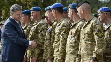 Порошенко «реинтегрирует» Донбасс - на Украине введут военное положение Порошенко «реинтегрирует» Донбасс - на Украине введут военное положение