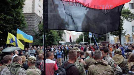 «Айдар», «Азов», «ОУН» и «Торнадо» присоединились к акции протеста «Правого сектора» «Айдар», «Азов», «ОУН» и «Торнадо» присоединились к акции протеста «Правого сектора»