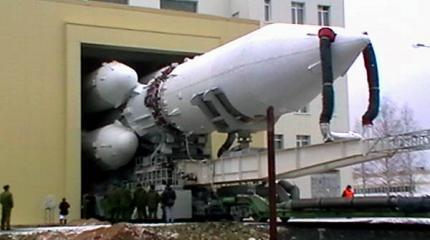 «Ангара-A5» установлена на стартовом столе для первого пуска «Ангара-A5» установлена на стартовом столе для первого пуска