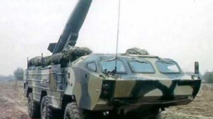 ВСУ разместили около Луганска танки, артиллерию и РК "Точка-У" ВСУ разместили около Луганска танки, артиллерию и РК "Точка-У"