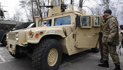 США отдали Украине свои Хаммеры