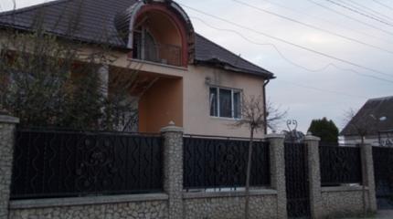 На Закарпатье из гранатомета обстреляли дом прокурора На Закарпатье из гранатомета обстреляли дом прокурора