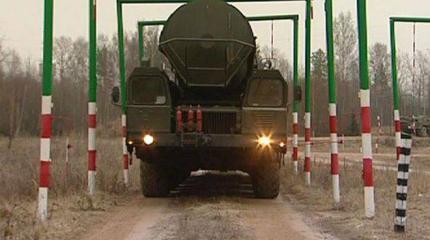 Ракетчики отразили химическую атаку и нанесли удар из «Ярсов» по условному врагу Ракетчики отразили химическую атаку и нанесли удар из «Ярсов» по условному врагу