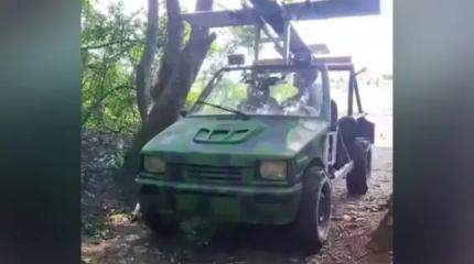На базе "Оки" создали пусковую установку дрона-камикадзе "Молния" На базе "Оки" создали пусковую установку дрона-камикадзе "Молния"