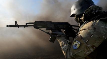 Боевики украинских батальонов ограбили "Красный крест" Боевики украинских батальонов ограбили "Красный крест"