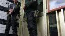 В квартире мошенницы, сотрудничавшей с Минобороны РФ, при обыске обнаружили бассейн