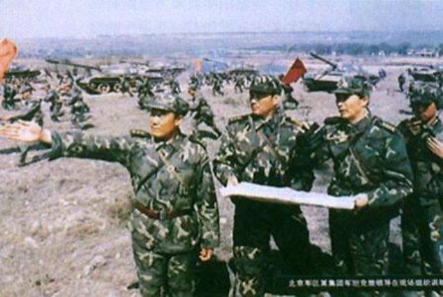В Китае проходят масштабные военные учения