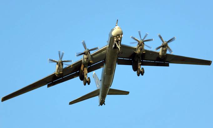 Британцы подняли истребители на перехват трех российских Ту-95