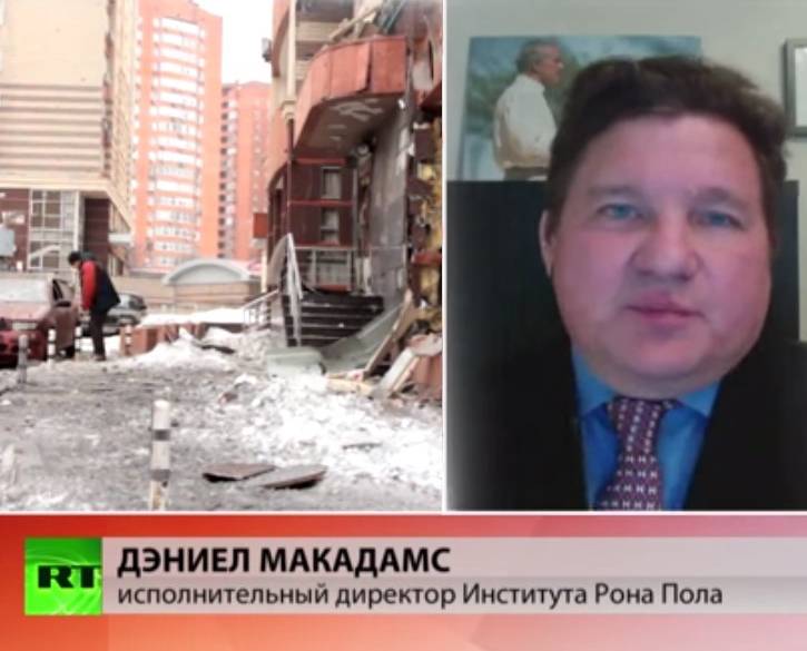 Дэниел Макадамс: Порошенко надеется на скорую помощь Вашингтона