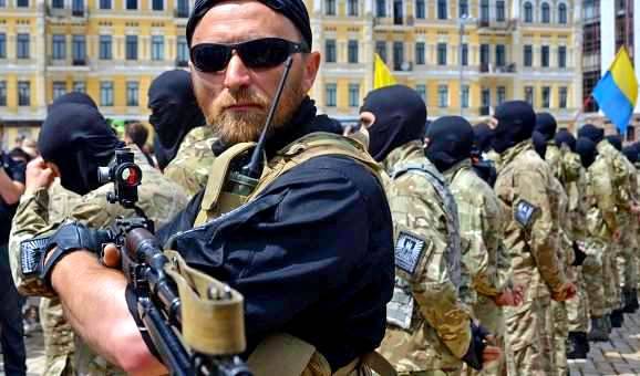 Под Мариуполем идет бой между ополченцами и батальоном «Азов»