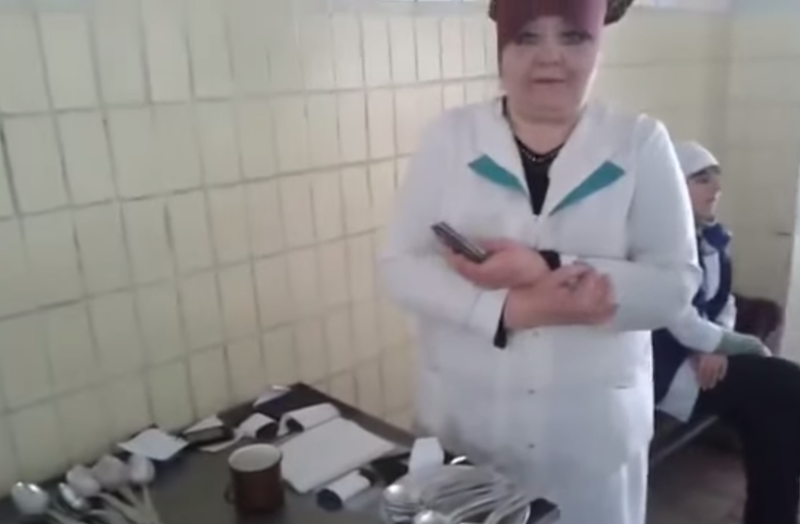 Столовая ВСУ. Ложка под залог телефона