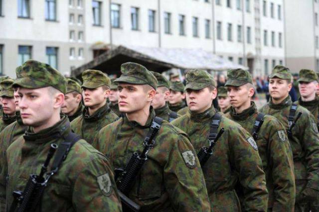 Литовским военным на 5 лет увеличивают срок службы