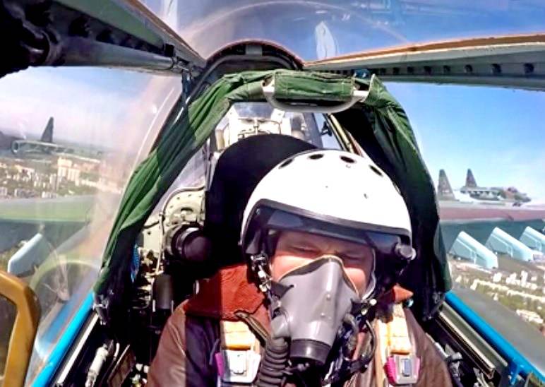 Полет Су-25 над Москвой. Воздушные съемки