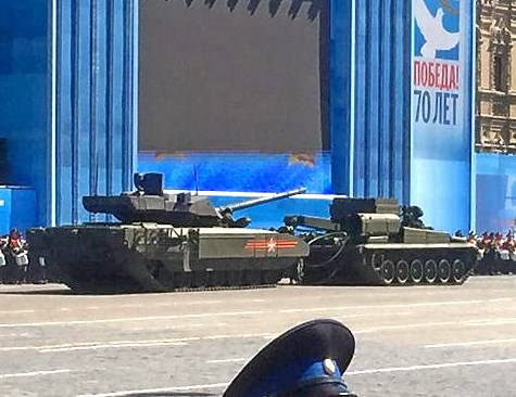 Танк «Армата» заглох посреди Красной площади