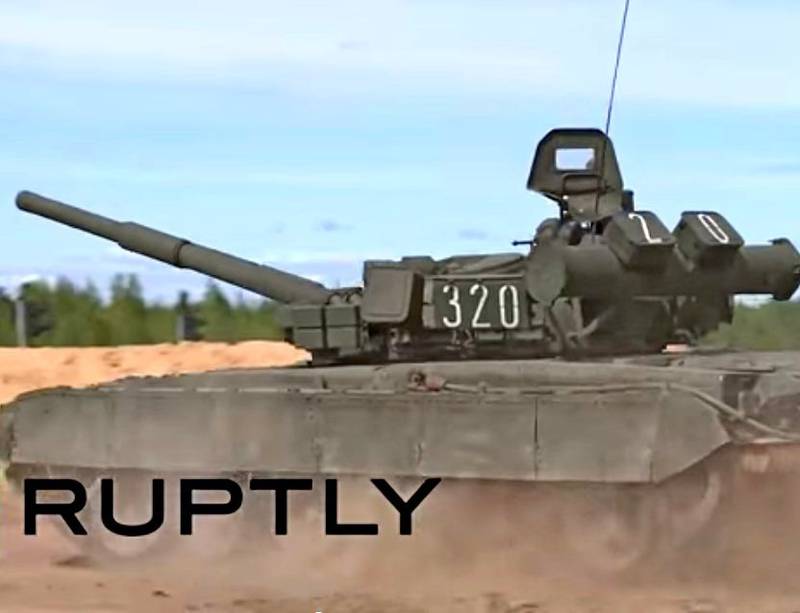 «Гонку героев» в Петербурге открыли «танковым вальсом»