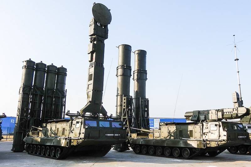 Минобороны получило в распоряжение новейшие ЗРК «Антей-2500»