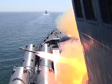 Морской бой развернулся в Охотском море