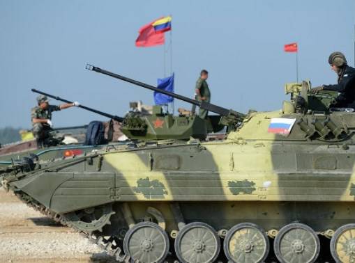 Российский экипаж пришел первым на гонках БМП «Суворовский натиск»