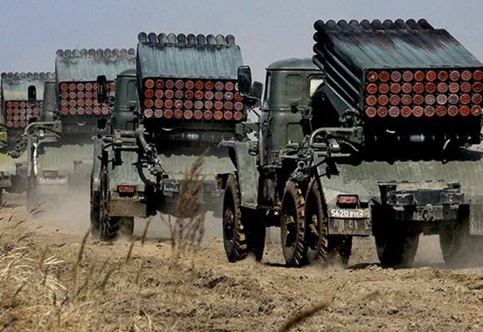 Киев отказался отводить тяжелое вооружение от линии соприкосновения
