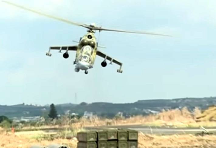 Ми-24 патрулируют территорию вокруг российской базы в Латакии
