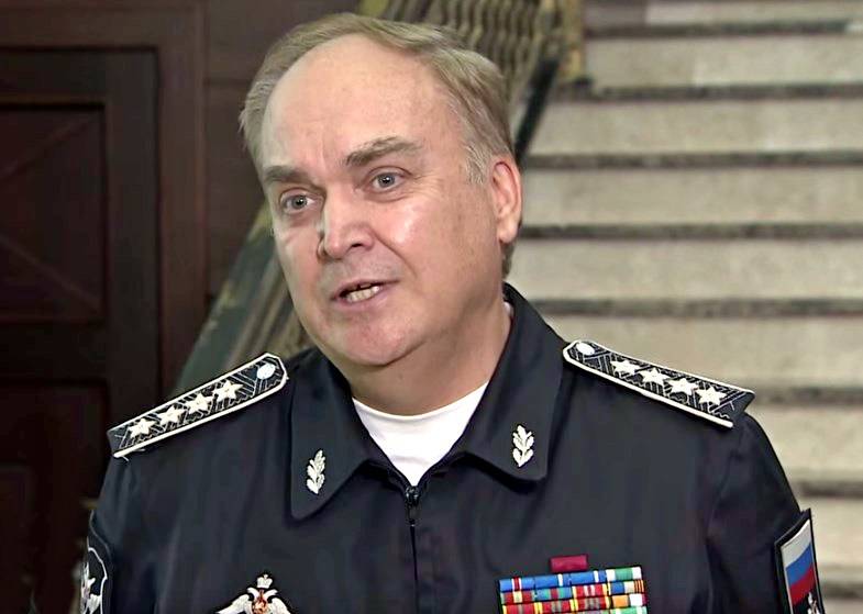 Антонов: Боевики ИГ используют мечети как прикрытие от авиаударов