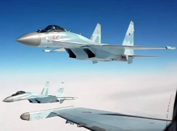 Су-35 отработали воздушный бой над Курилами: кадры из кабины
