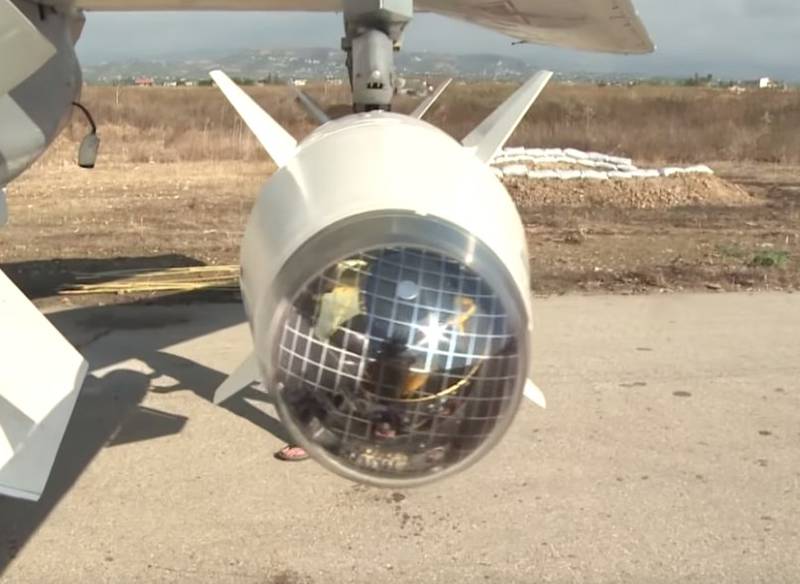 Су-34 и корректируемые бомбы: какое вооружение использует Россия в Сирии