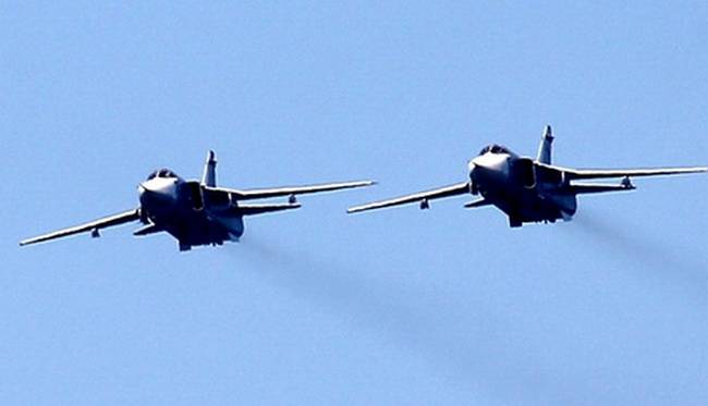 Су-24М уничтожили колонну бензовозов с сырой нефтью в Сирии