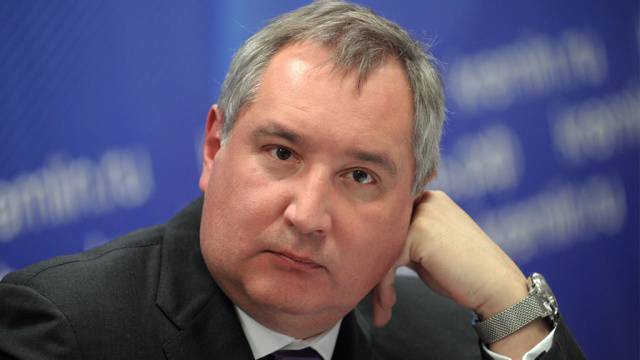 Рогозин о Су-35С в Сирии: Тягаться с этой птицей не советуем