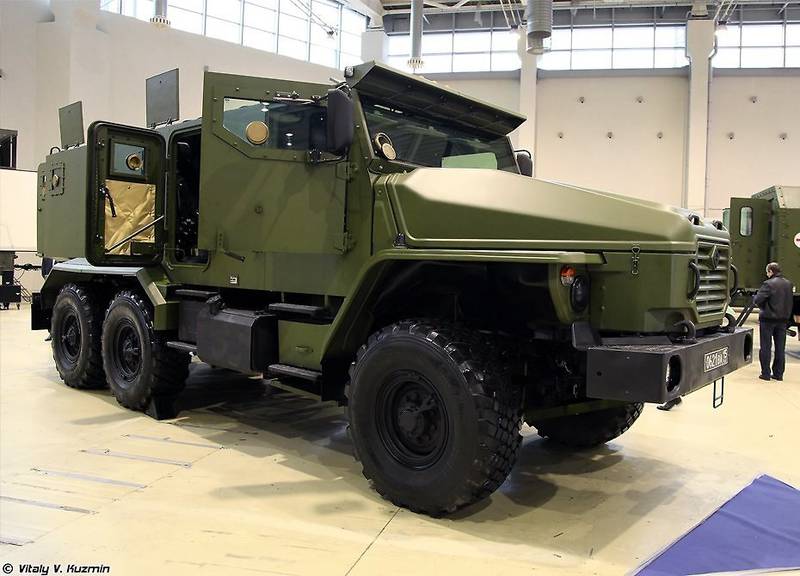 Бронемашину «Урал-ВВ» обстреляли и взорвали шестью килограммами тротила